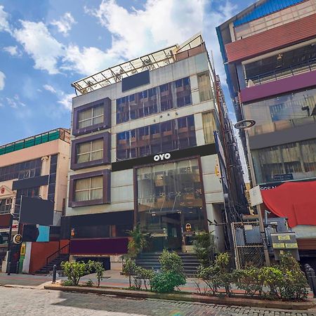Collection O 29 Church'S Inn Near Cubbon Park バンガロール エクステリア 写真